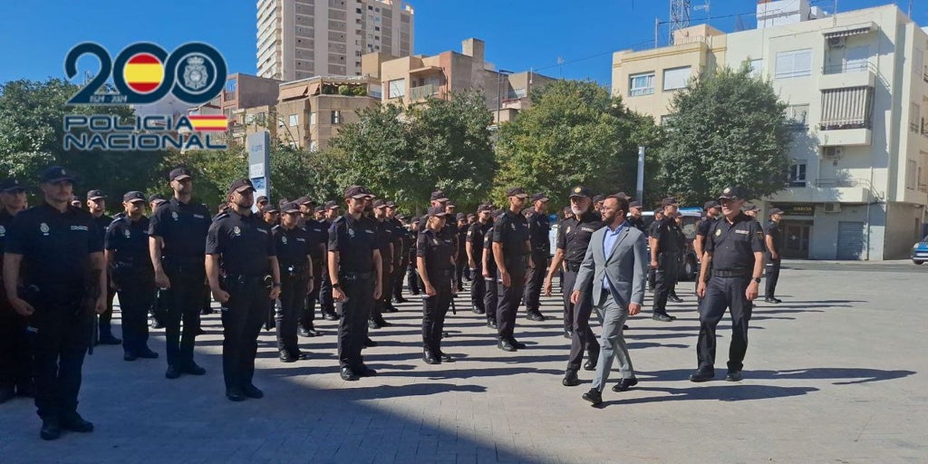 Comparan el dispositivo policial de Pedro Sánchez en Lanzarote con el de dos millones de personas en Alicante este verano