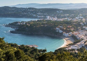 El precioso pueblo costero de Cataluña que enamoró a Hansi Flick: dónde está y cómo llegar