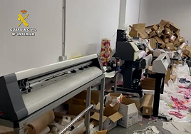 Descubierta una fábrica de confección industrial dedicada a la producción de prendas falsas en Canarias