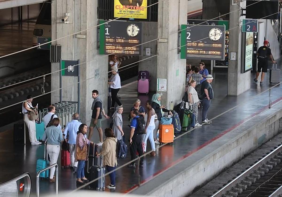 Pasajeros en la estación de Córdoba