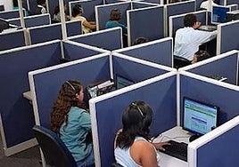 Una empleada de un 'call center' gana la batalla a su empresa: logra teletrabajar para atender a su hijo y ser indemnizada