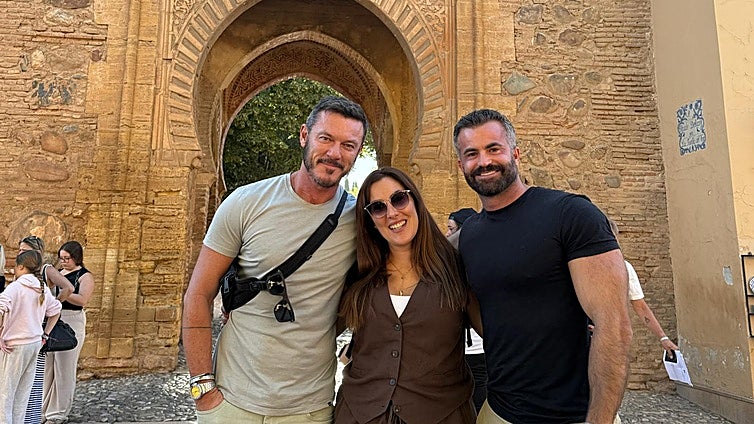 La inesperada visita del actor Luke Evans a Andalucía: «Sevilla en verano es de valientes»