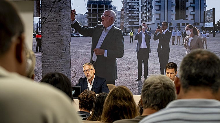 Imagen del director del Roig Arena, Víctor Sendra, en rueda de prensa
