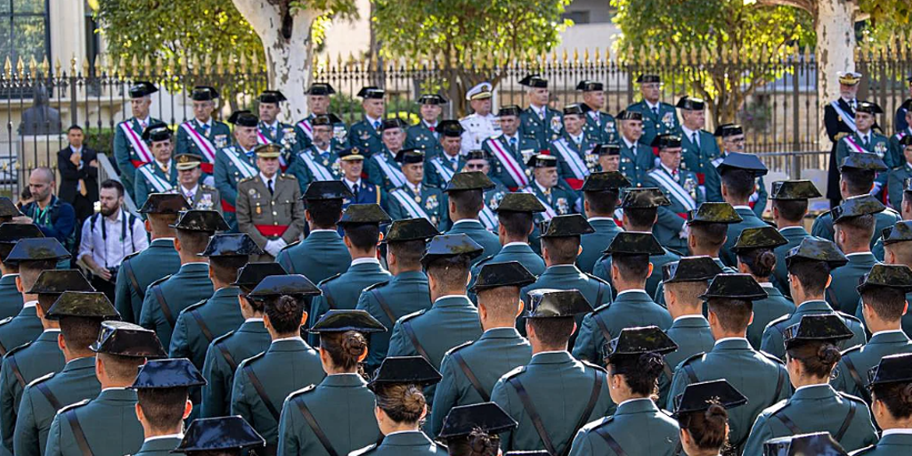 Avalan la exclusión de un aspirante a guardia civil en la Región de Murcia por hablar demasiado rápido y una caligrafía «difícilmente legible»