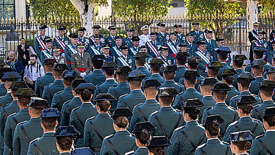 Avalan la exclusión de un aspirante a guardia civil en la Región de Murcia por hablar demasiado rápido y una caligrafía «difícilmente legible»