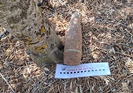 La Guardia Civil destruye un obus de la Guerra Civil hallado en Valsequillo