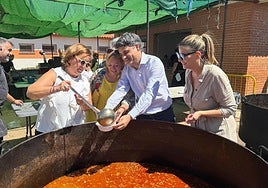 Cedillo destaca en la Fiesta de la Ternera de Menasalbas el papel estratégico de la ganadería en el desarrollo rural