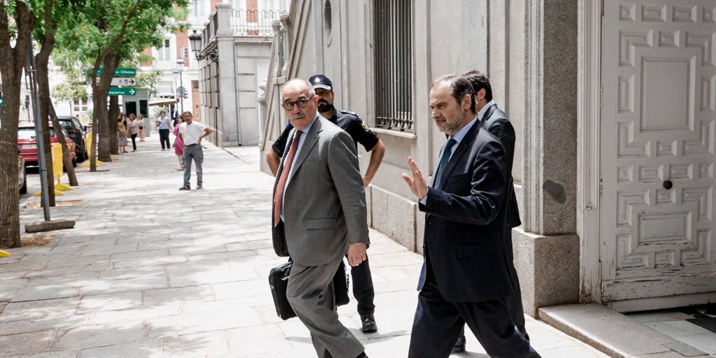 La UCO aprecia que el patrimonio de Ábalos y Koldo pudo «entremezclarse» y el juez reclama nueva información al PSOE