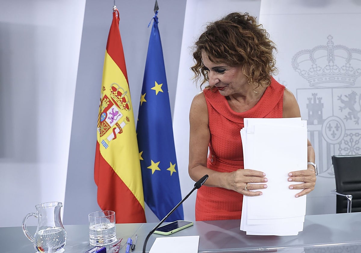 La vicepresidenta primera y ministra de Hacienda, María Jesús Montero
