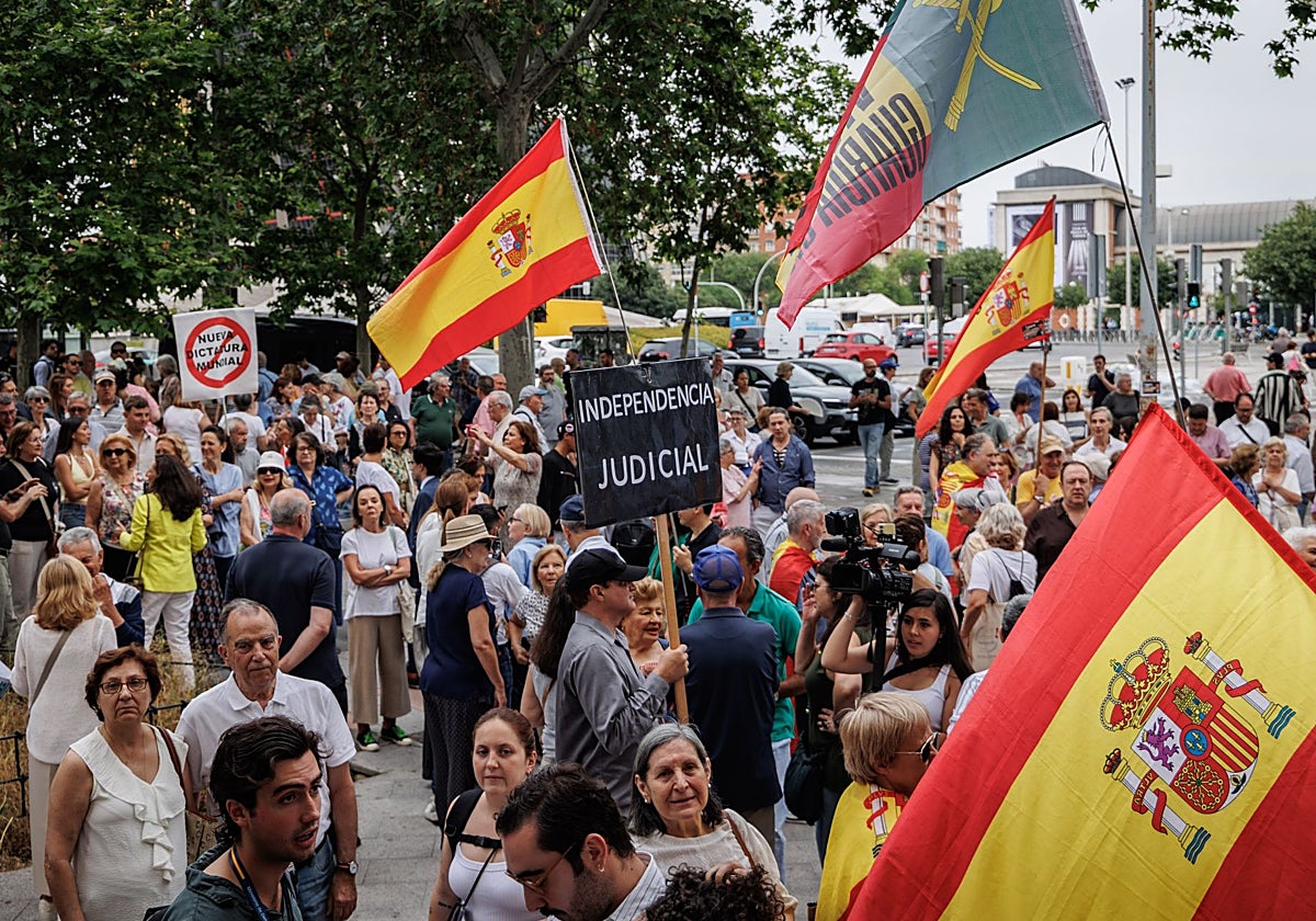 Protestas de jueces en la plaza de Castilla el pasado mes de junio