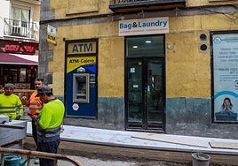 Dos ladrones, atrapados en el asalto a una lavandería de Lavapiés: «¡Nos han gaseado con gas pimienta!»