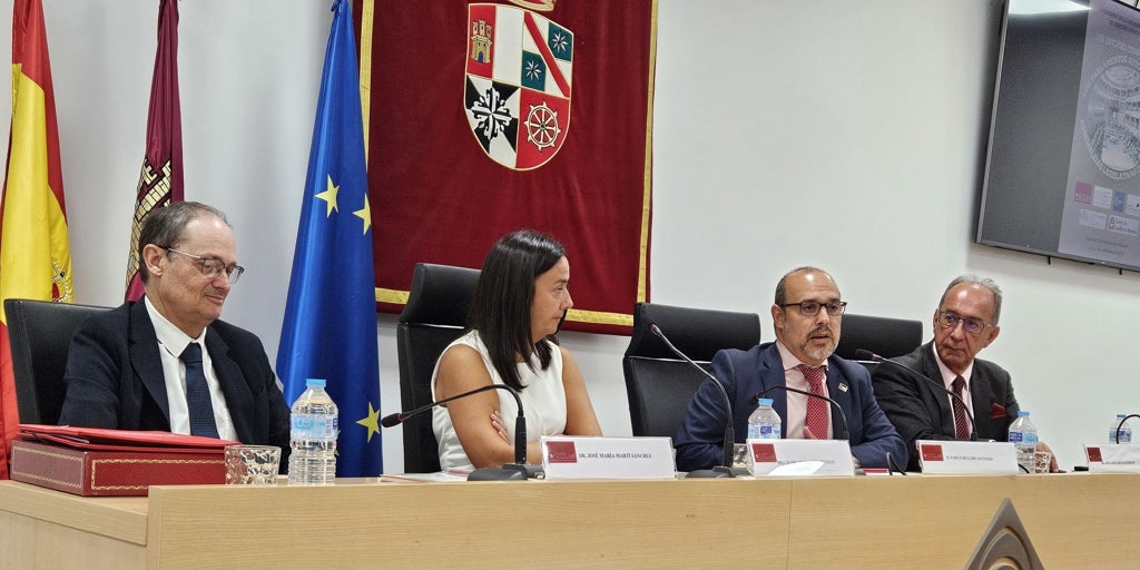 Bellido rechaza los mensajes «injuriosos y deshumanizadores» lanzados por Vox en las Cortes de Castilla-La Mancha