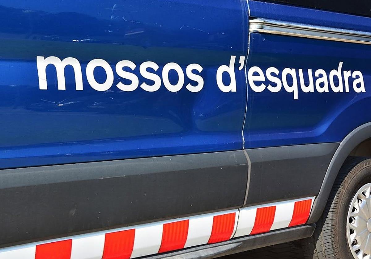 Un vehículo de los Mossos
