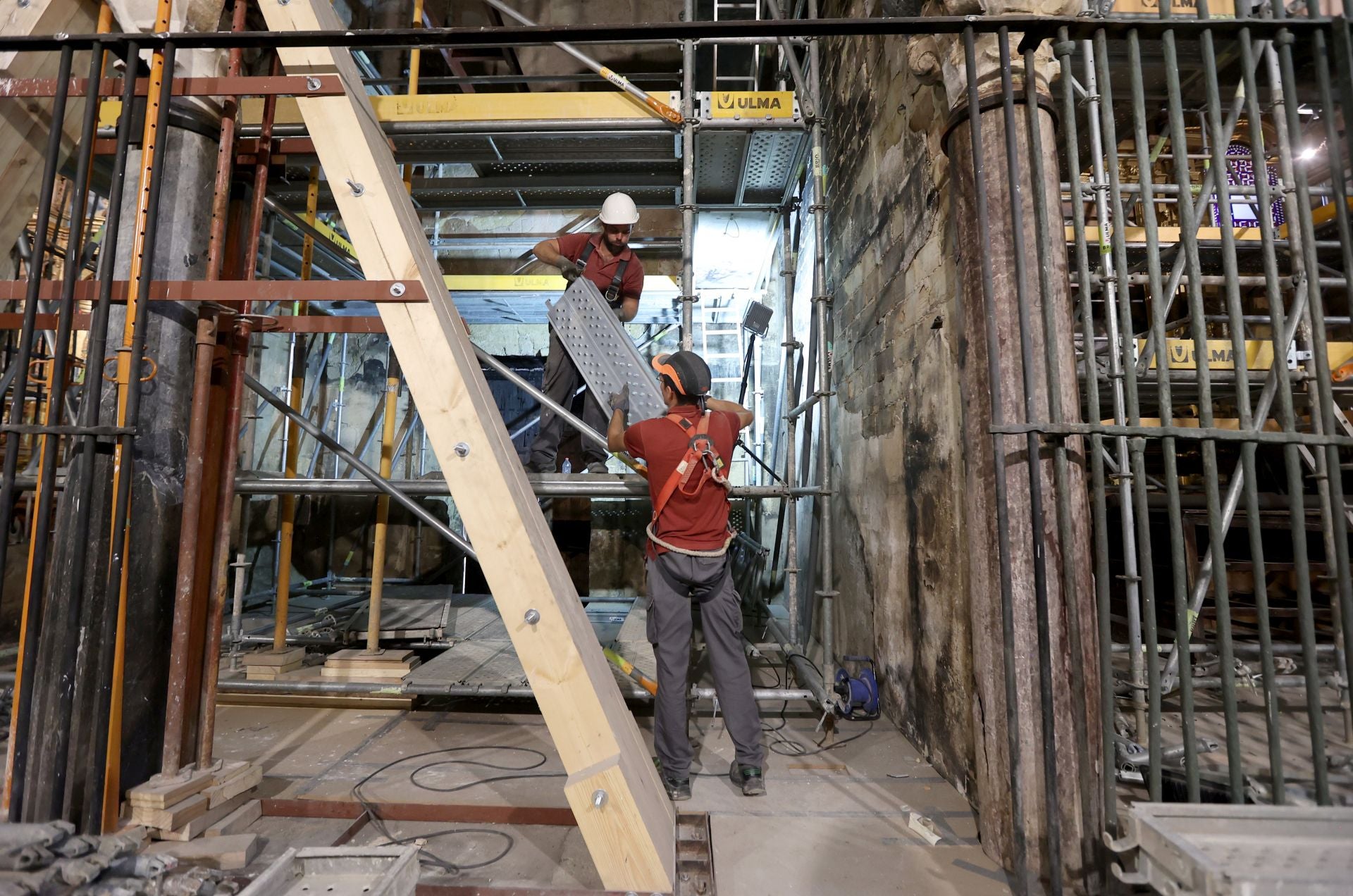 La Mezquita-Catedral de Córdoba un mes después del incendio, en imágenes