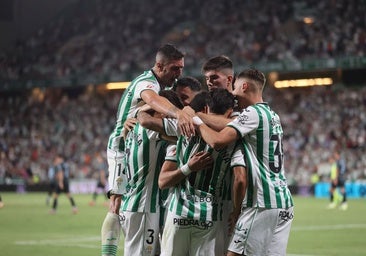 La inmensa alegría del primer triunfo del Córdoba CF esta temporada, en imágenes