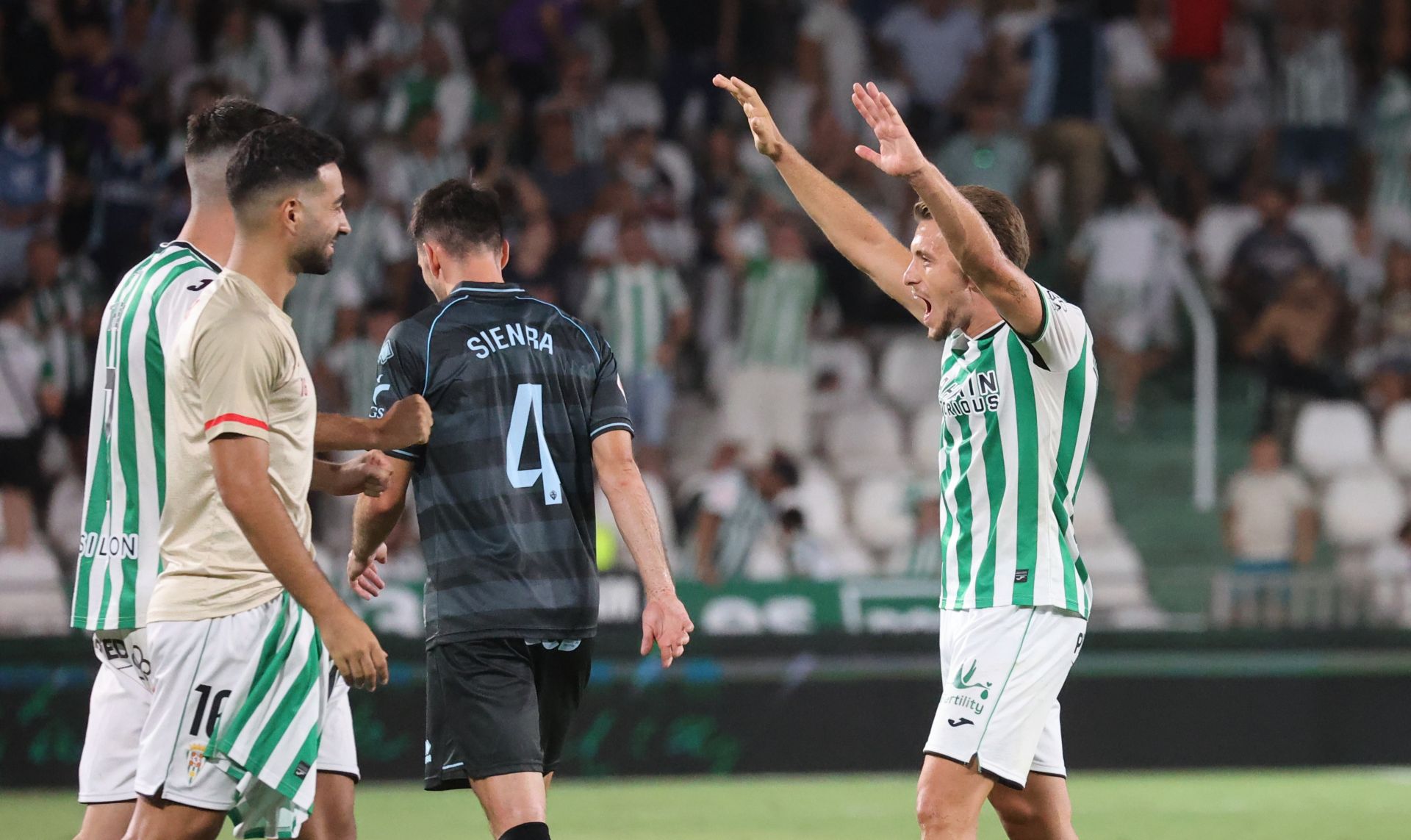 La inmensa alegría del primer triunfo del Córdoba CF esta temporada, en imágenes
