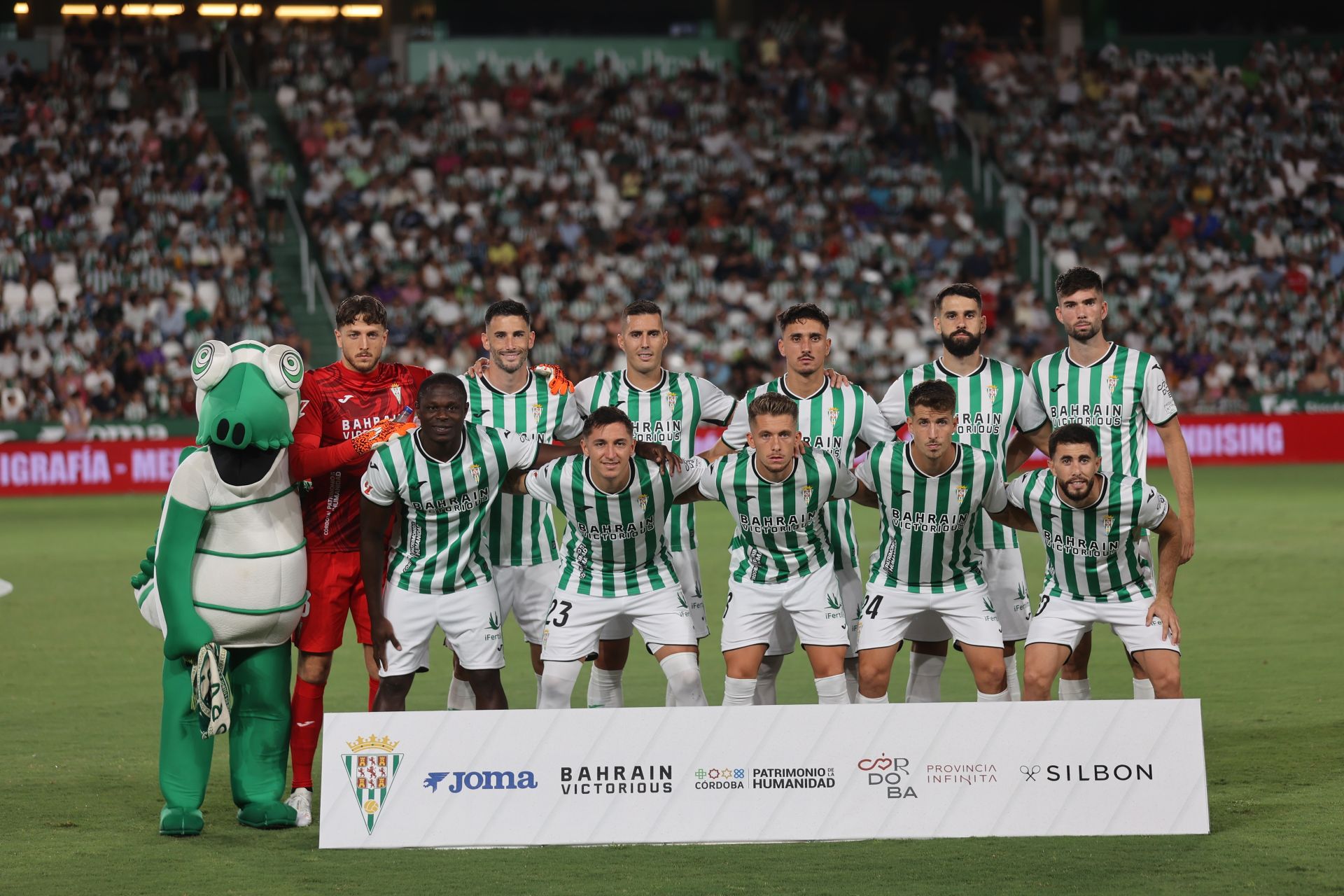 La inmensa alegría del primer triunfo del Córdoba CF esta temporada, en imágenes