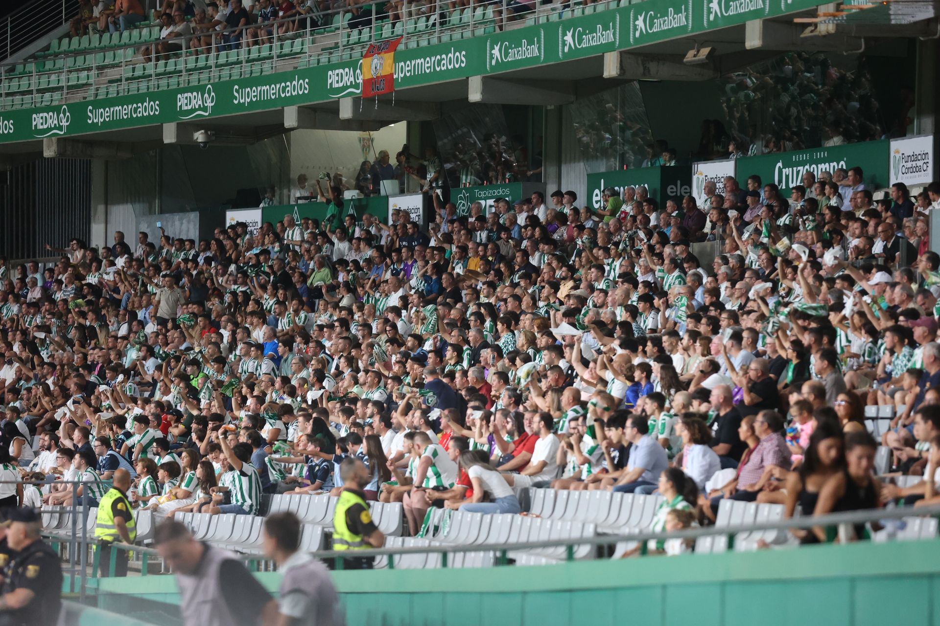 La inmensa alegría del primer triunfo del Córdoba CF esta temporada, en imágenes