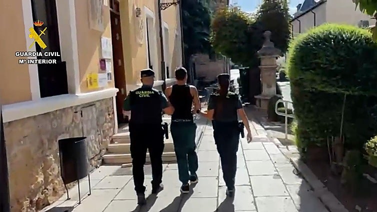 Detenido un joven de 20 años por amenazar de muerte con un arma blanca a su madre