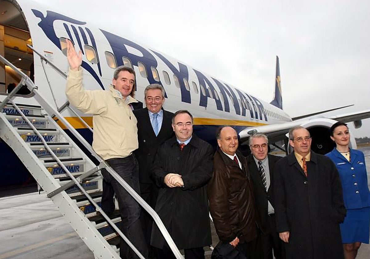 Presentación en Santiago de los nuevos vuelos de Ryanair desde Compostela, en 2005