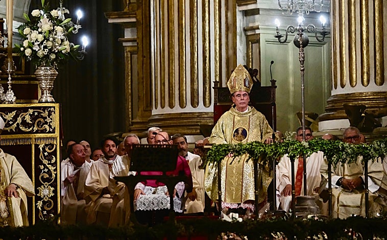 Imagen principal - Imágenes de la celebración que reunió a miles de fieles