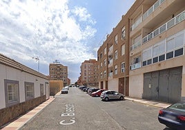 Muere el hombre que intentó matar a su mujer explotando una bombona de butano en Roquetas de Mar