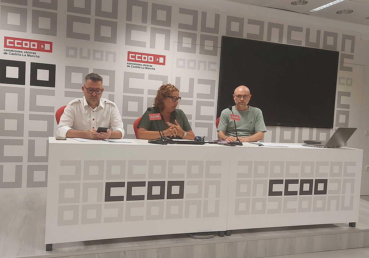 Ángel Calzadilla, Ana Delgado y Gregorio Muro durante la rueda de prensa