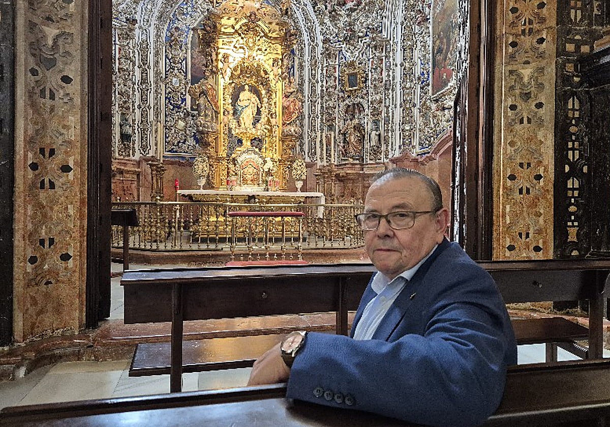 Antonio Díaz, en el sagrario de la iglesia mayor parroquial de San Mateo