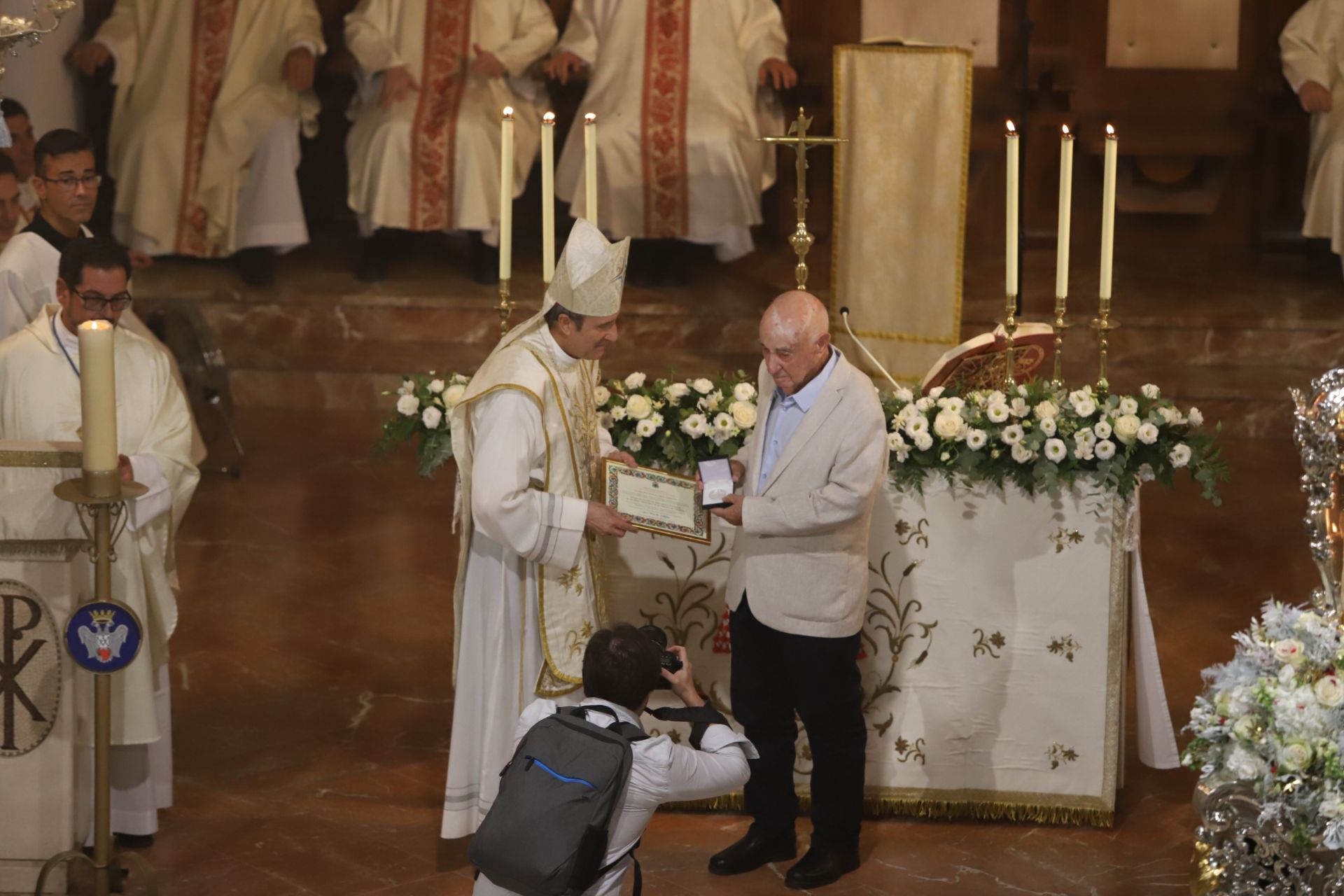 La solemne misa del obispo de Córdoba ante la Patrona en el santuario de la Fuensanta, en imágenes