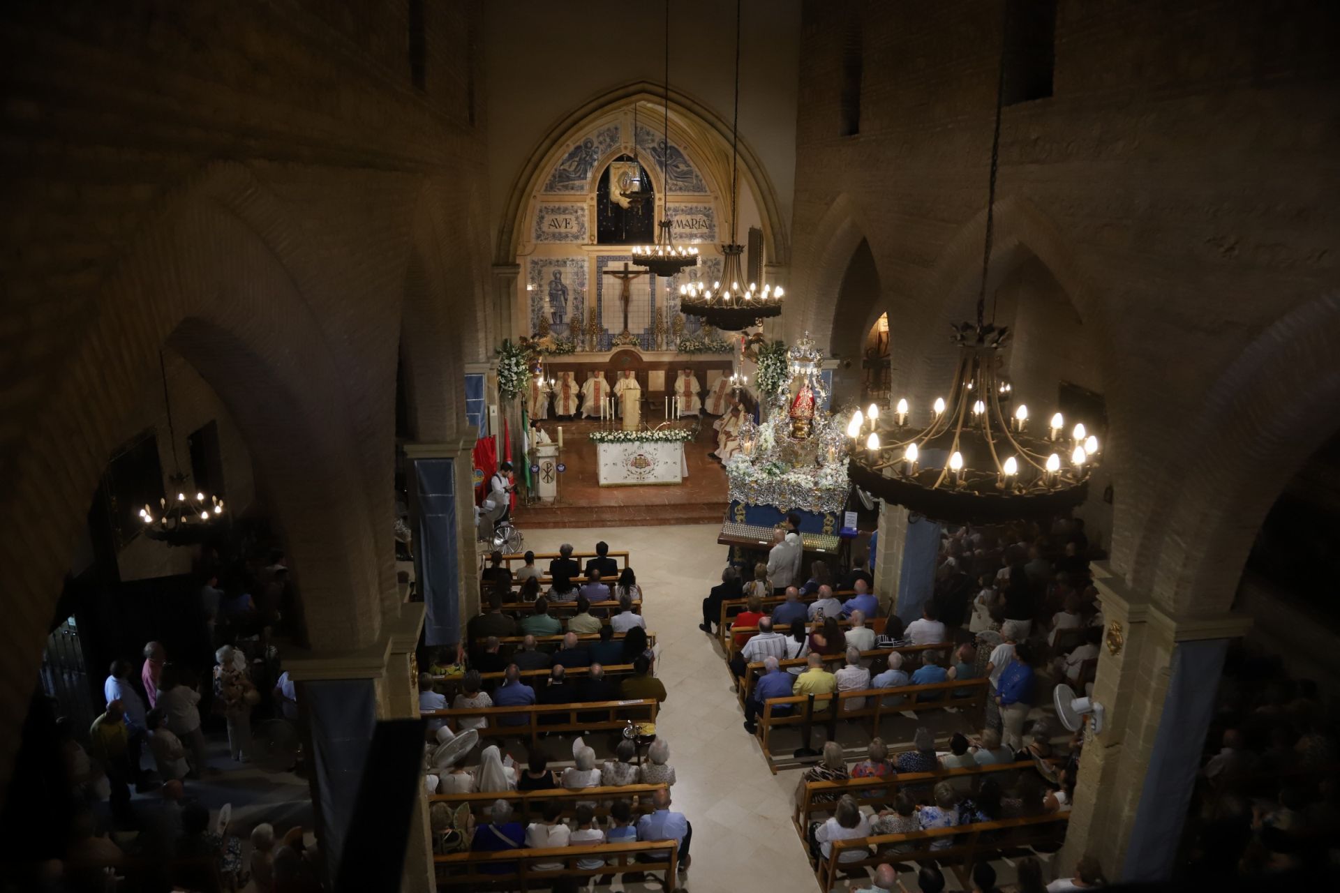 La solemne misa del obispo de Córdoba ante la Patrona en el santuario de la Fuensanta, en imágenes