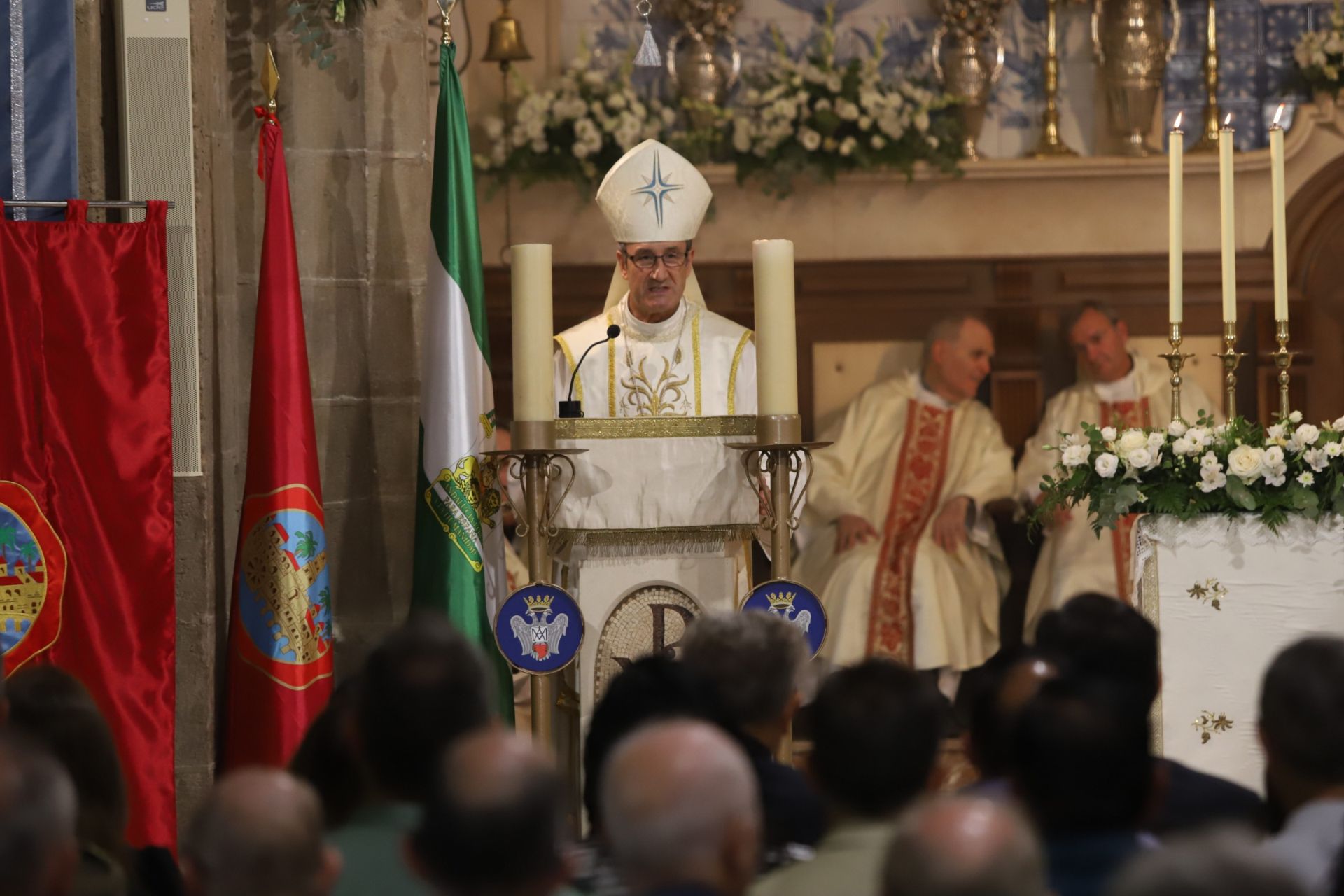 La solemne misa del obispo de Córdoba ante la Patrona en el santuario de la Fuensanta, en imágenes