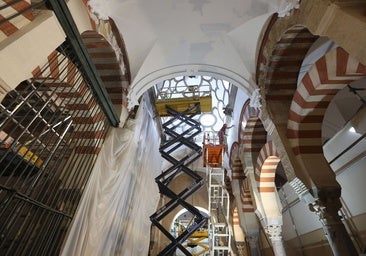 La Mezquita-Catedral un mes después del incendio, en imágenes