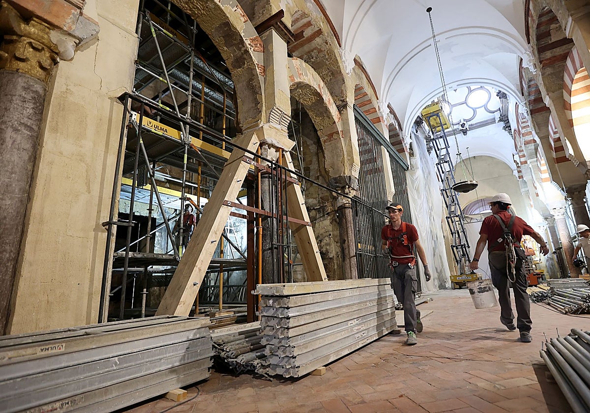 Reparación de las capillas dañadas por el incendio de la Mezquita de Córdoba
