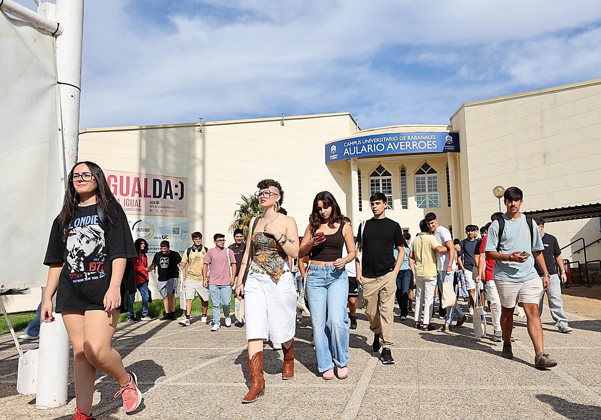 Estudiantes de la UCO, este martes en el inicio del curso 2025-26 en el campus de Rabanales