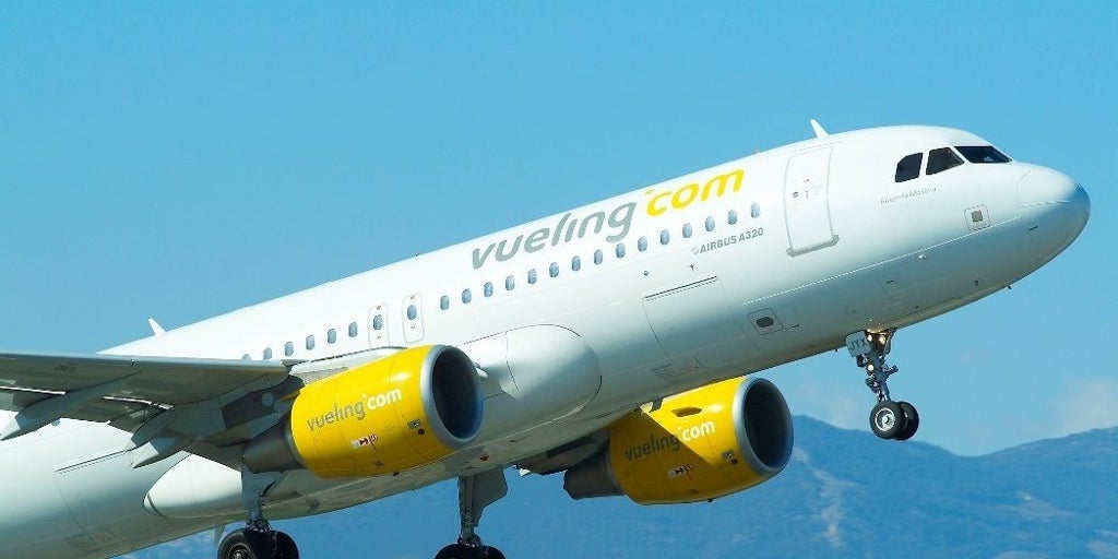 Vueling aumentará su oferta en Santiago para la temporada de invierno tras la salida de Ryanair