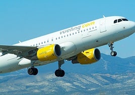 Vueling aumentará su oferta en Santiago para la temporada de invierno tras la salida de Ryanair