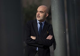 Roban la chaqueta a Daniel Sirera (PP) mientras graba un vídeo para denunciar la inseguridad en Barcelona