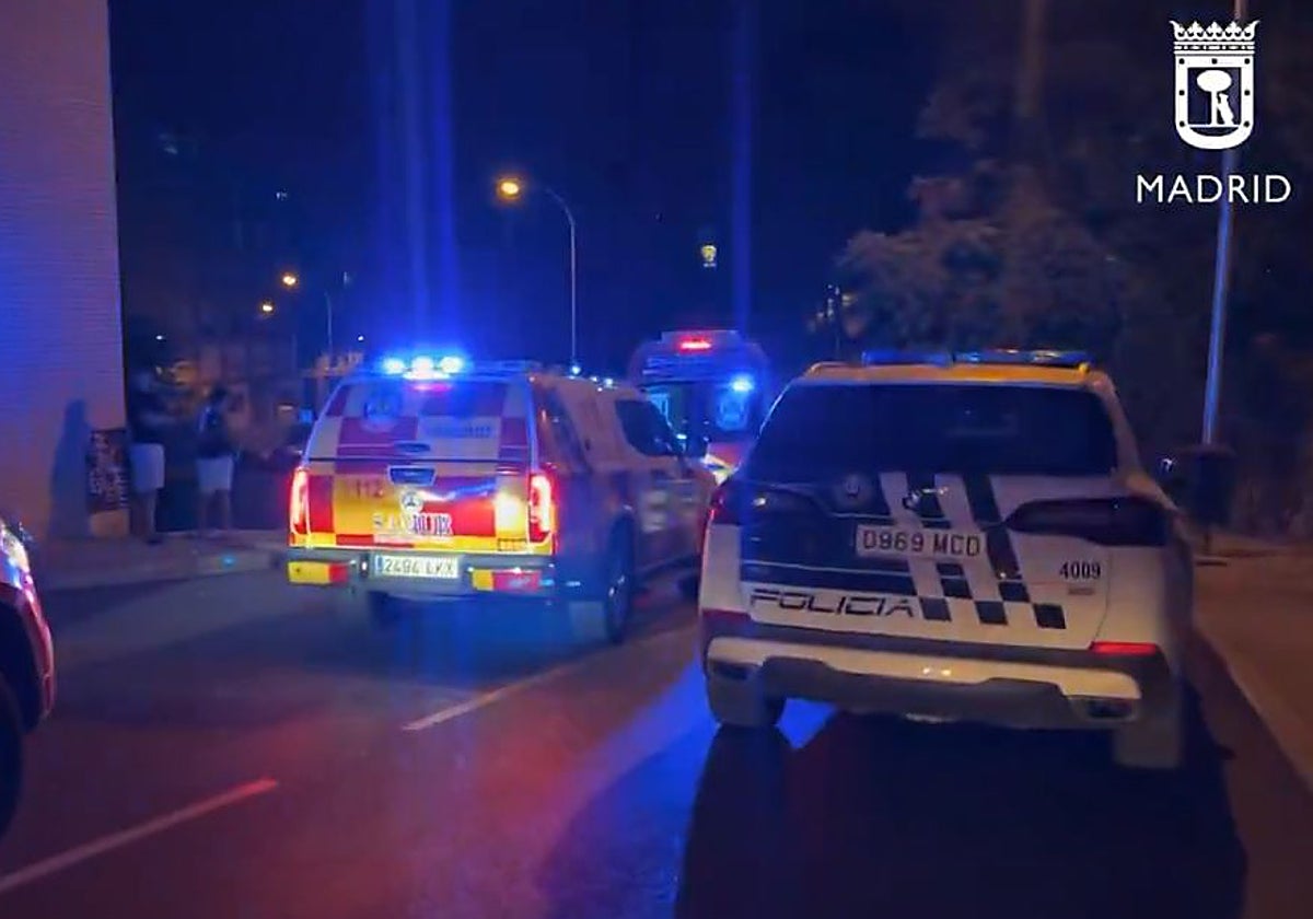 Policía Municipal de Madrid y Samur-Protección Civil en el lugar del atropello