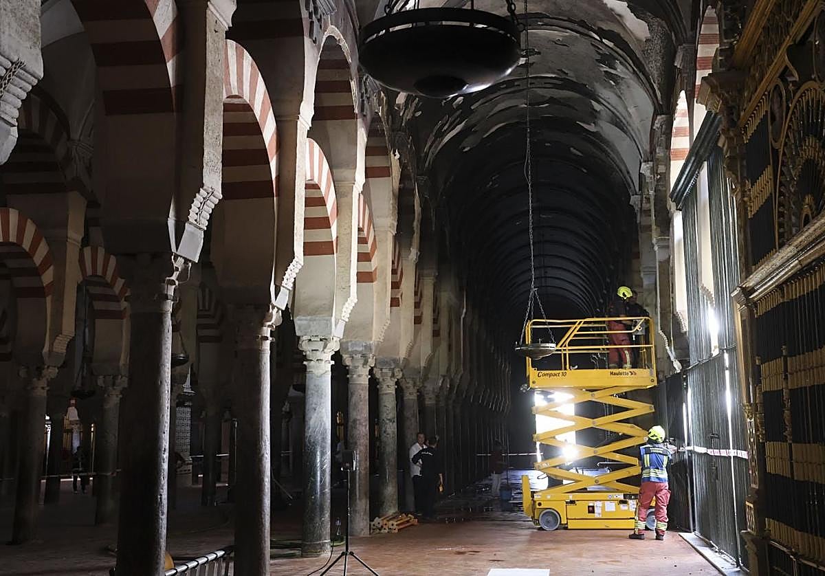 Estado en el que quedó la Mezquita tras el incendio