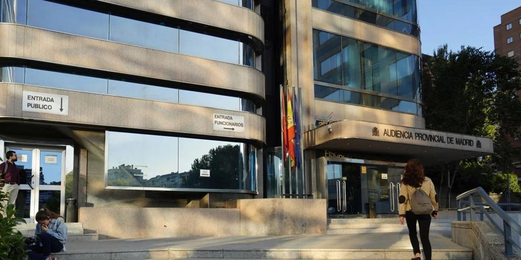 Un profesor de inglés admite que abusó sexualmente de tres niñas