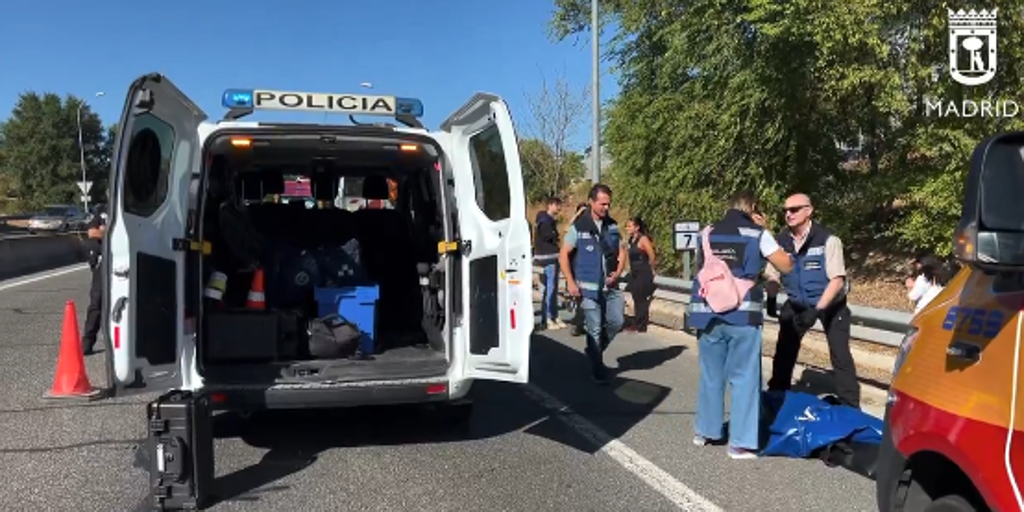 Muere un ciclista tras chocar con un camión detenido en Barajas