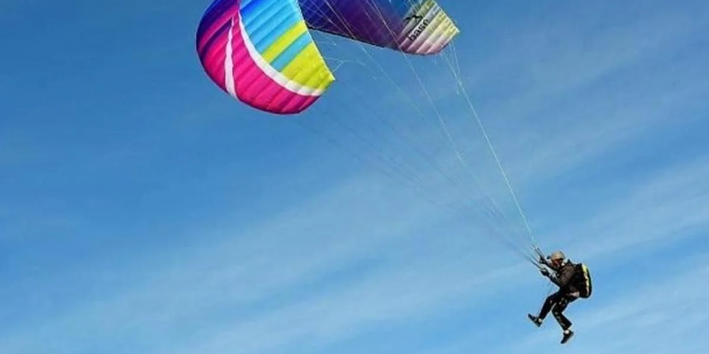 Muere un experimentado parapentista de 65 años en la granadina Sierra de Loja