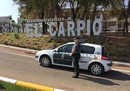 El Carpio: persigue a a un representante de joyería y aprovecha una parada para robarle en su coche piezas de 150.000 euros