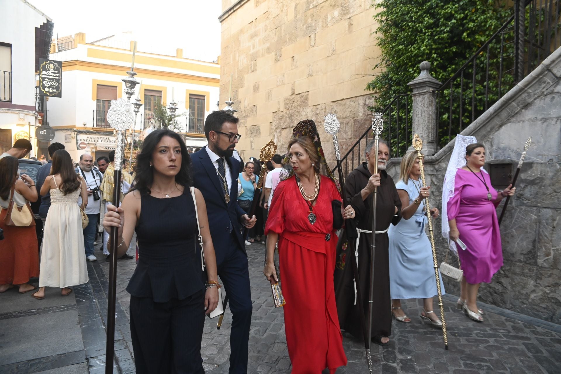 La procesión triunfal de la Divina Pastora desde la Catedral de Córdoba, en imágenes