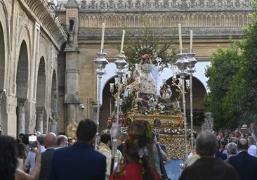 La procesión triunfal de la Divina Pastora desde la Catedral, en imágenes