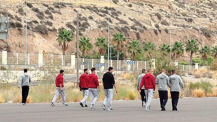 Nueve muertos y 500 inmigrantes ilegales en dos semanas destapan el colapso migratorio en Almería