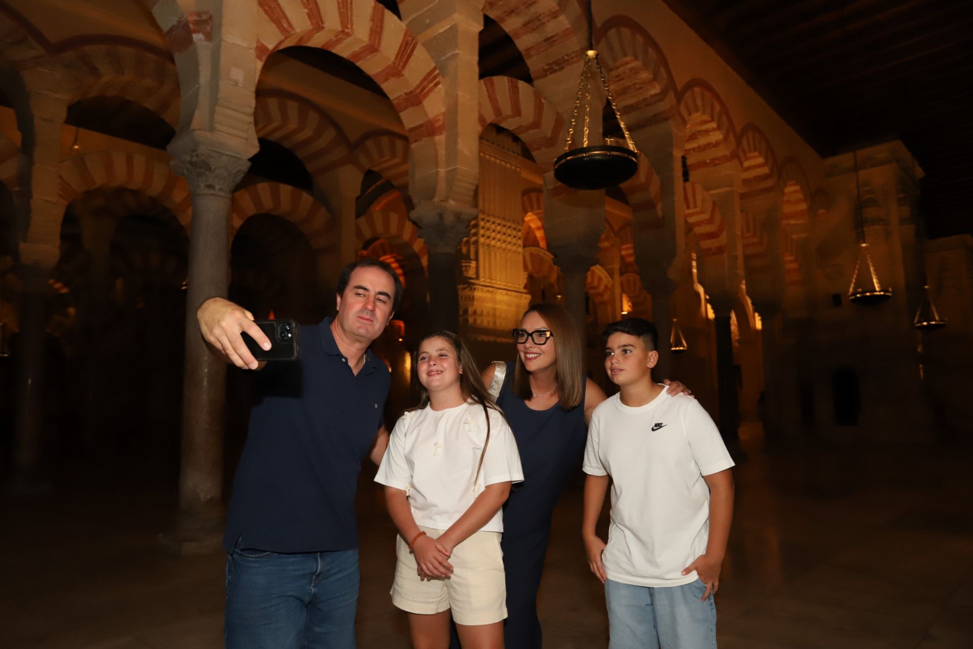La Noche del Patrimonio llena las calles y monumentos de Córdoba, en imágenes