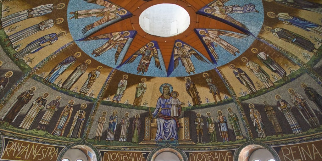 S.O.S. de la iglesia de los Salesianos de Estrecho, segunda cúpula de Madrid