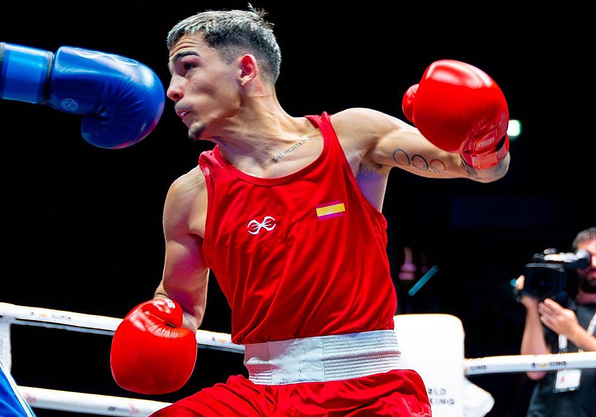 Rafael Lozano Jr., en un combate del Campeonato del Mundo en Liverpool