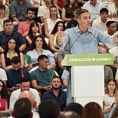 Pedro Sánchez muestra su «admiración» a los que boicotean La Vuelta a España